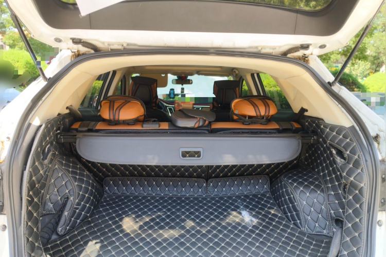 Used Soueast DX7 2016 1.5T Manual Triumph Edition Trunk