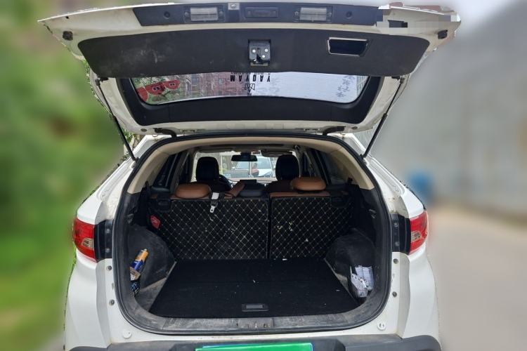 Used Soueast DX7 2016 1.5T Manual Triumph Edition Trunk
