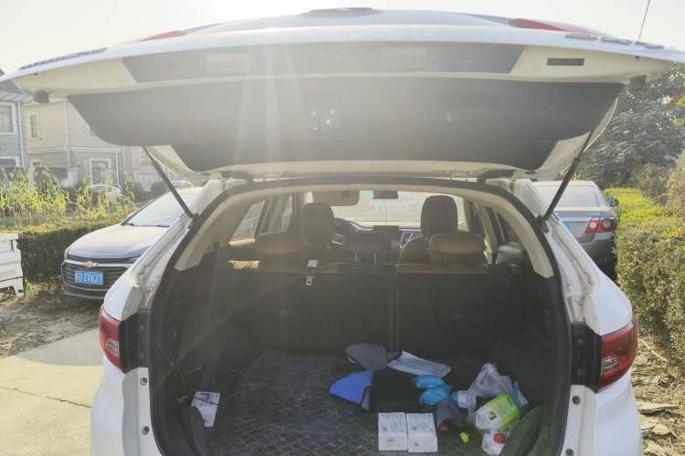 Used Soueast DX7 2016 1.5T Manual Triumph Edition Trunk