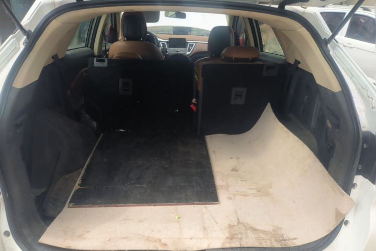 Used Soueast DX7 2016 1.5T Manual Triumph Edition Trunk