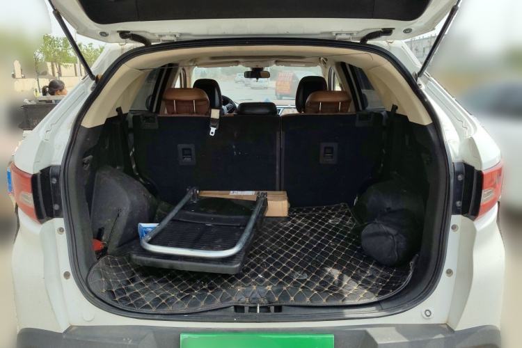 Used Soueast DX7 2016 1.5T Automatic Glory Edition Trunk