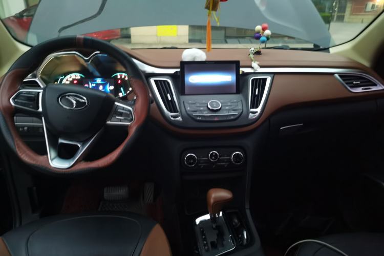Used Soueast DX7 2017 1.5T Automatic Glory Edition Center Console