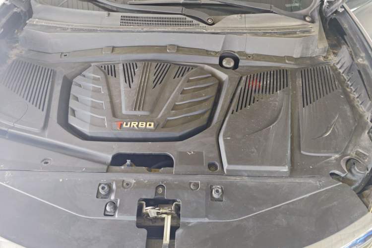 Used Soueast DX7 2017 1.5T Automatic Glory Edition Engine Bay