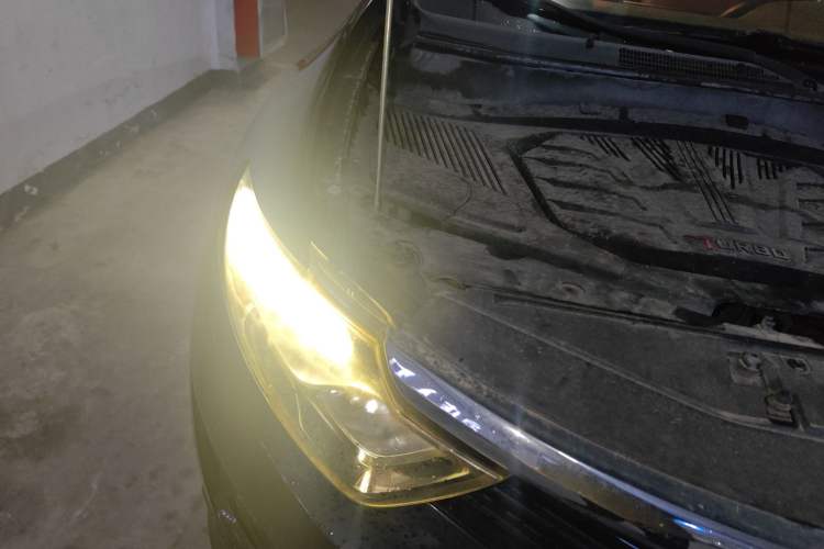 Used Soueast DX7 2017 1.5T Manual Luxury Model Engine Bay Right