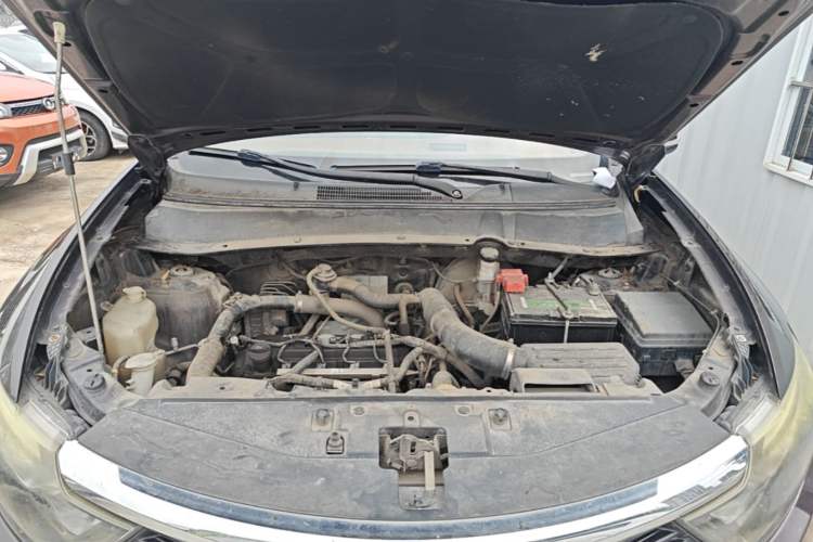 Used Soueast DX7 2017 1.5T Automatic Glory Edition Engine Bay