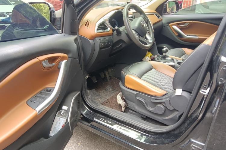 Used Soueast DX7 2017 1.5T Manual Triumph Edition Interior 3