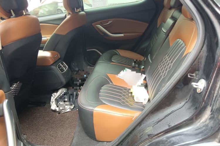 Used Soueast DX7 2017 1.5T Manual Triumph Edition Interior 4