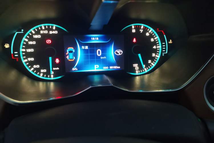 Used Soueast DX7 2017 1.5T Automatic Glory Edition Odometer Close Up