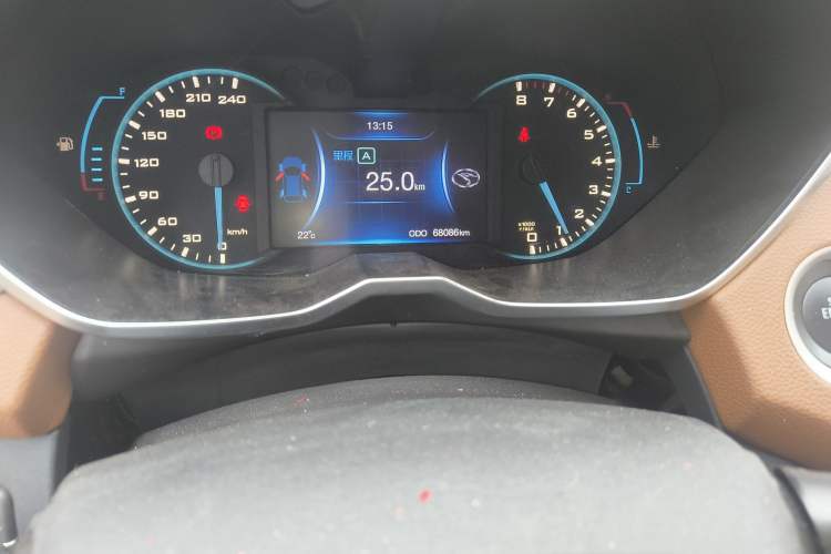 Used Soueast DX7 2017 1.5T Manual Triumph Edition Odometer Close Up