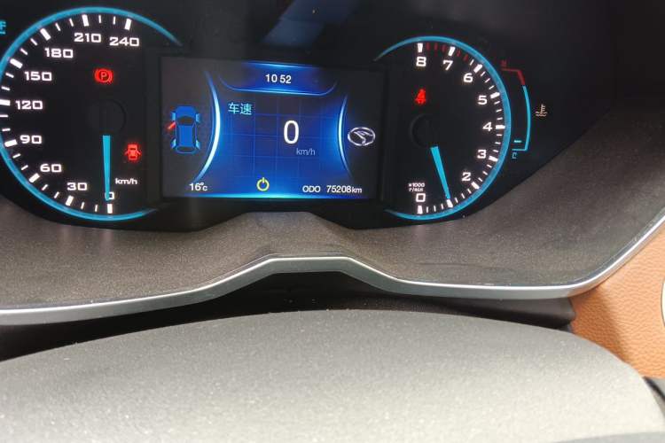 Used Soueast DX7 2017 1.5T Manual Triumph Edition Odometer Close Up