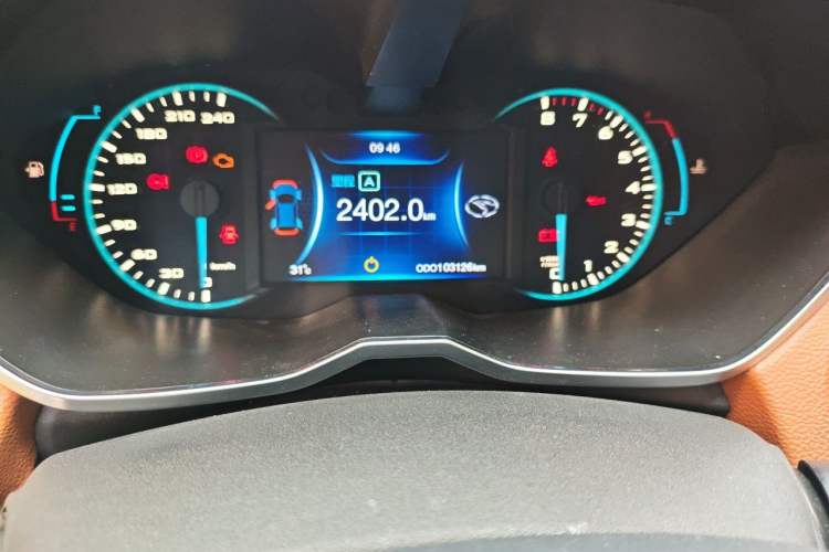 Used Soueast DX7 2017 1.5T Manual Triumph Edition Odometer Close Up