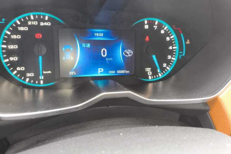 Used Soueast DX7 2017 1.5T Automatic Glory Edition Odometer Close Up