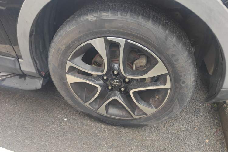 Used Soueast DX7 2017 1.5T Manual Luxury Model Right Front Wheel Hub