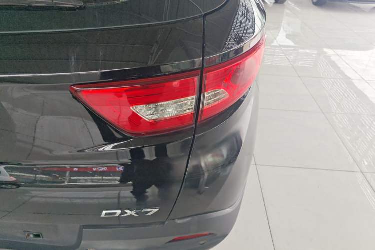Used Soueast DX7 2017 1.5T Automatic Glory Edition Right Rear Taillight