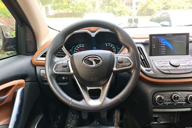 Used Soueast DX7 2017 1.5T Manual Triumph Edition Steering Wheel