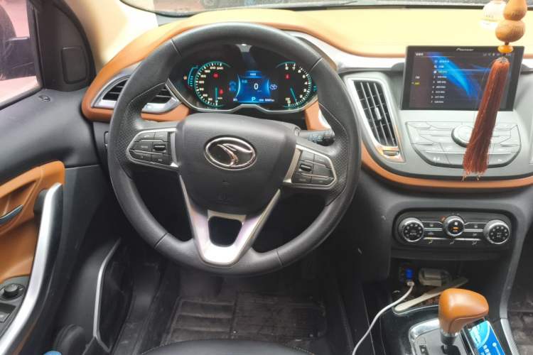 Used Soueast DX7 2017 1.5T Automatic Glory Edition Steering Wheel