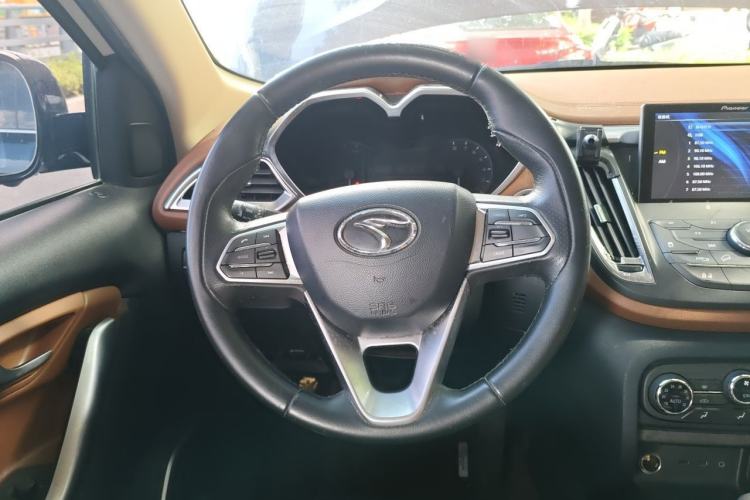 Used Soueast DX7 2017 1.5T Automatic Luxury Model Steering Wheel
