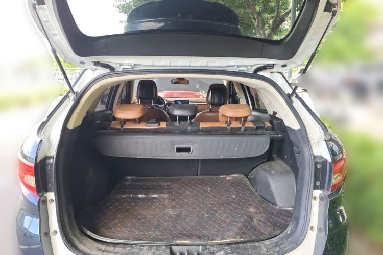 Used Soueast DX7 2017 1.5T Automatic Luxury Model Trunk