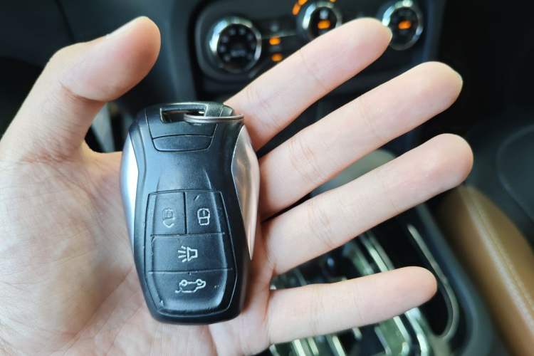 Used Soueast DX7 2017 1.5T Automatic Luxury Model Vehicle Key