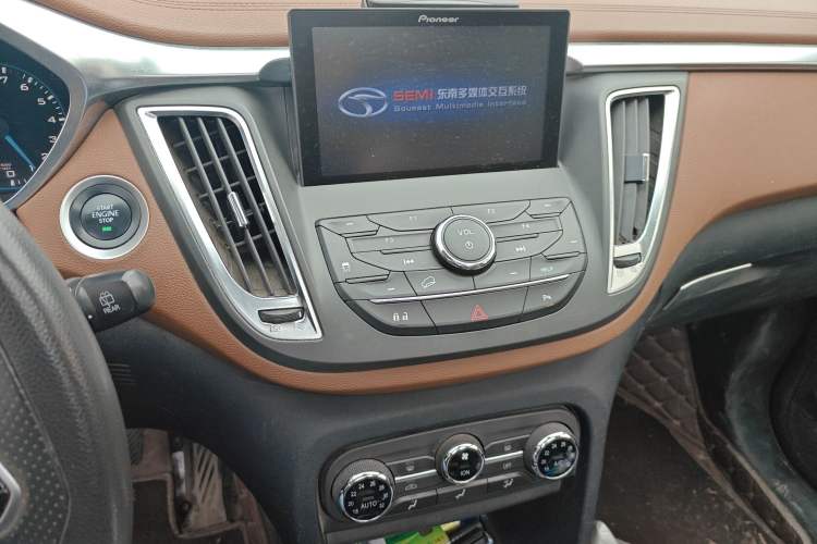 Used Soueast DX7 2017 1.5T Manual Triumph Edition Audio And AC Panel
