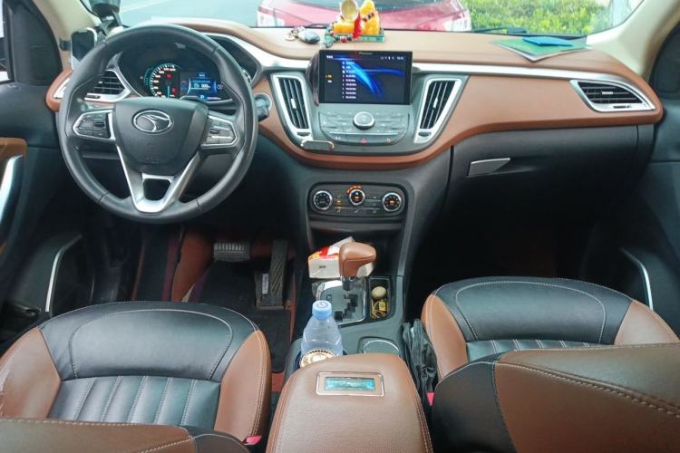 Used Soueast DX7 2017 1.5T Automatic Glory Edition Center Console