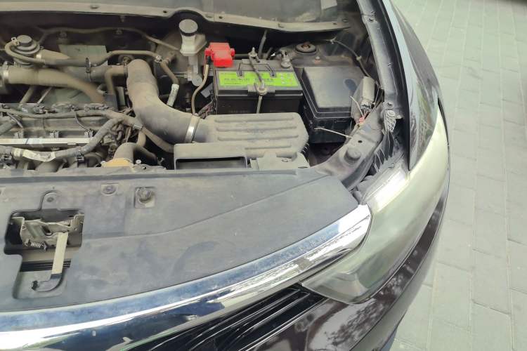 Used Soueast DX7 2017 1.5T Manual Luxury Model Engine Bay Left