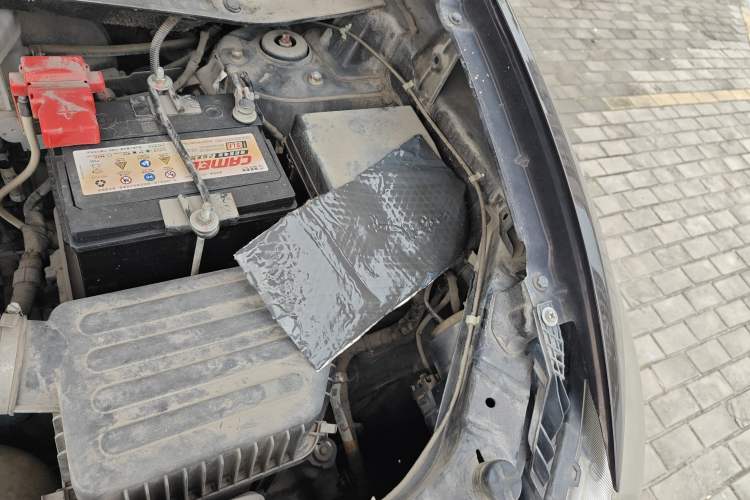 Used Soueast DX7 2017 1.5T Manual Triumph Edition Engine Bay Left