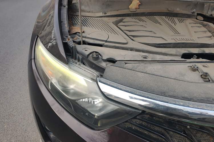 Used Soueast DX7 2017 1.5T Manual Luxury Model Engine Bay Right
