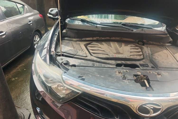 Used Soueast DX7 2017 1.5T Automatic Luxury Model Engine Bay Right