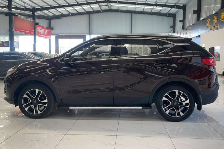 Used Soueast DX7 2017 1.5T Manual Triumph Edition Exterior 5