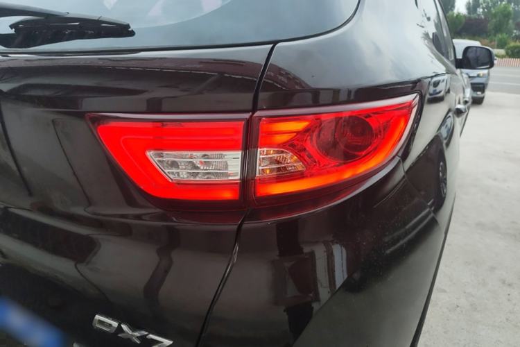 Used Soueast DX7 2017 1.5T Automatic Luxury Model Exterior 6