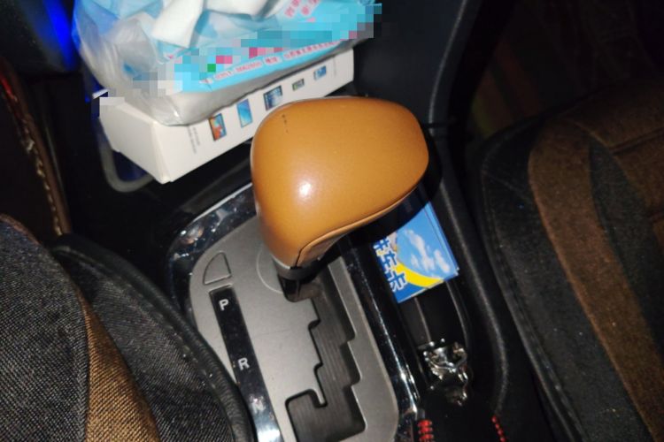 Used Soueast DX7 2017 1.5T Automatic Glory Edition Gear Lever