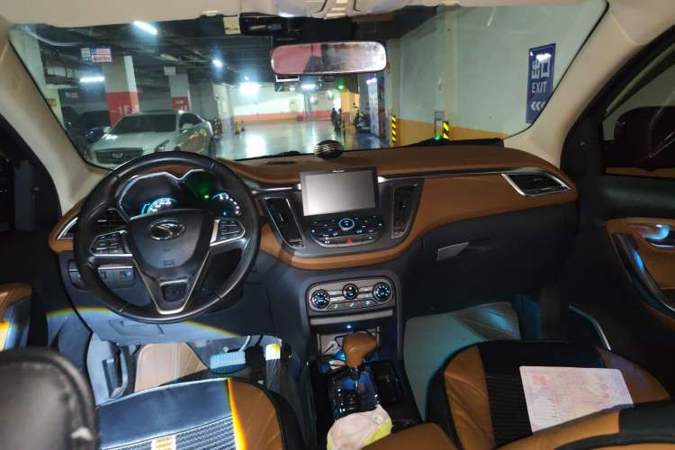 Used Soueast DX7 2017 1.5T Automatic Luxury Model Headliner