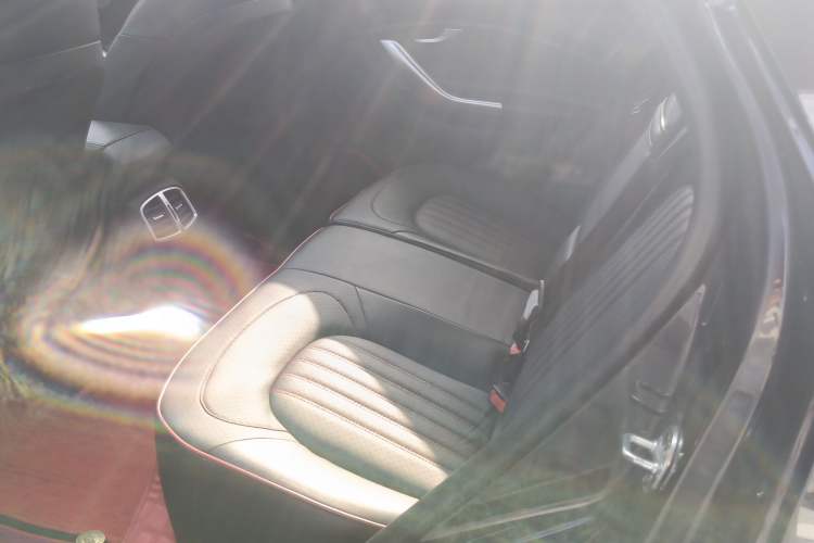 Used Soueast DX7 2017 1.5T Automatic Luxury Model Interior 1