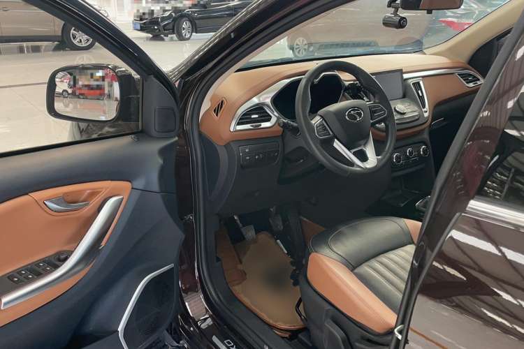 Used Soueast DX7 2017 1.5T Manual Triumph Edition Interior 2