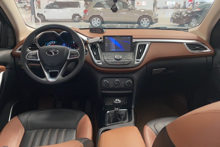 Used Soueast DX7 2017 1.5T Manual Triumph Edition Interior 3