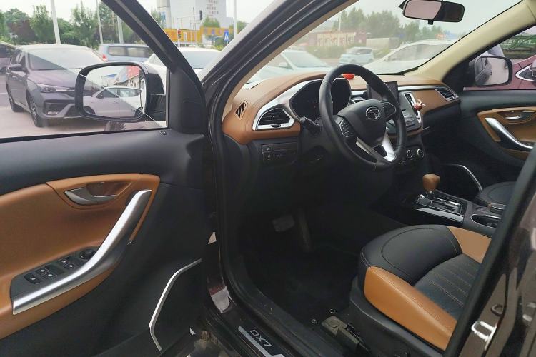 Used Soueast DX7 2017 1.5T Automatic Luxury Model Interior 3