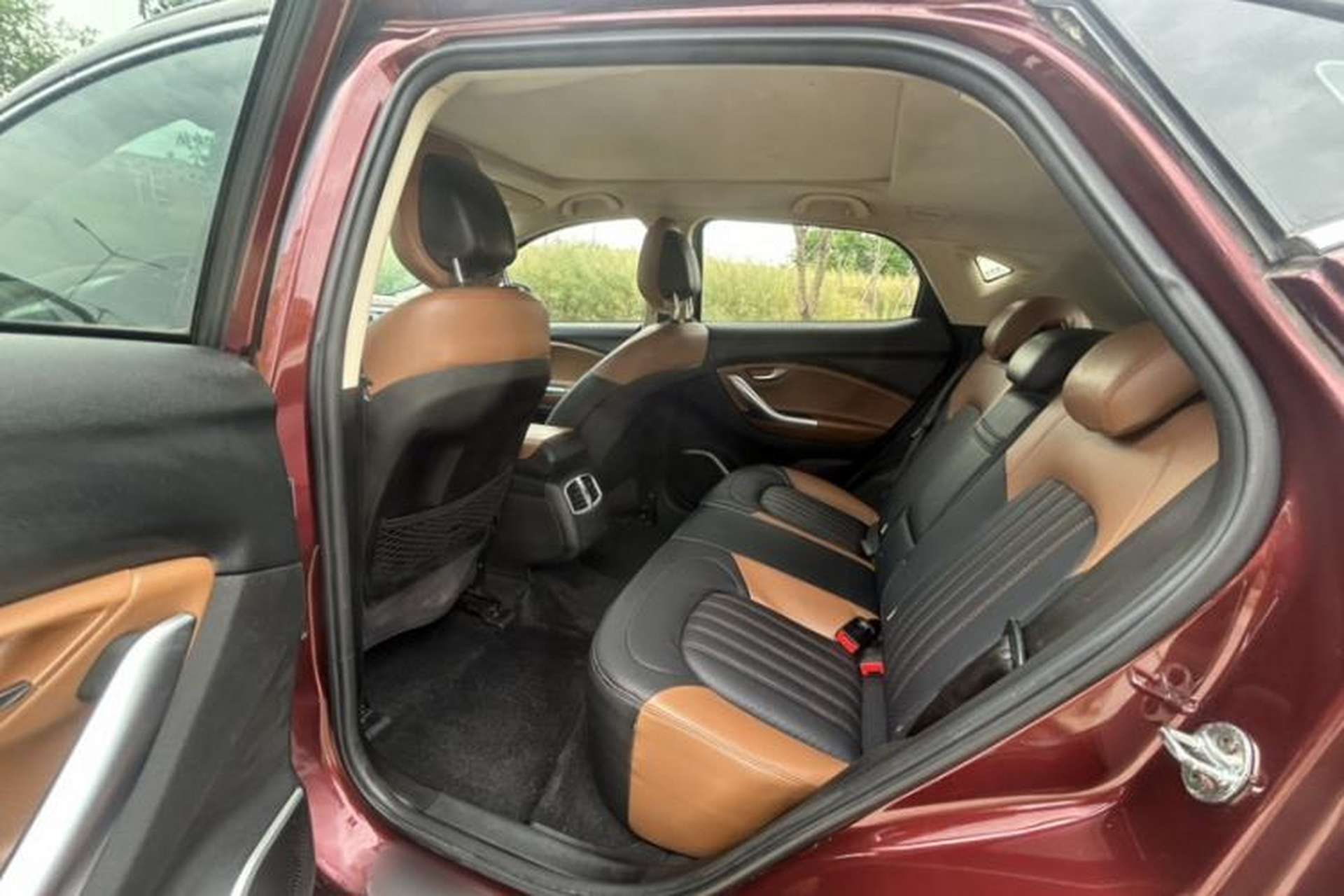 Used Soueast DX7 2017 1.5T Automatic Luxury Model Interior 4