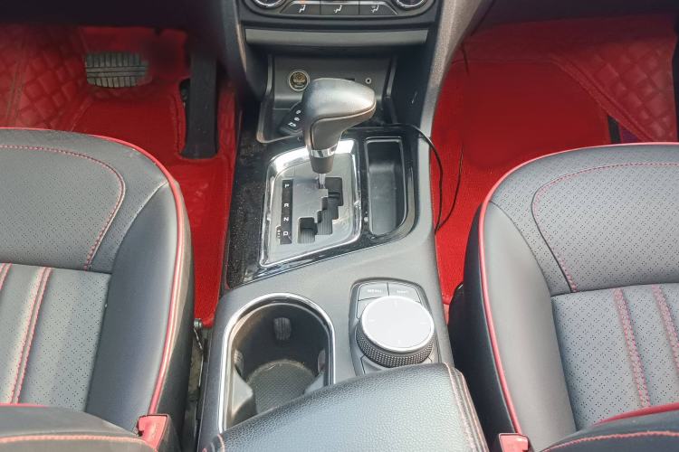 Used Soueast DX7 2017 1.5T Automatic Luxury Model Interior 4