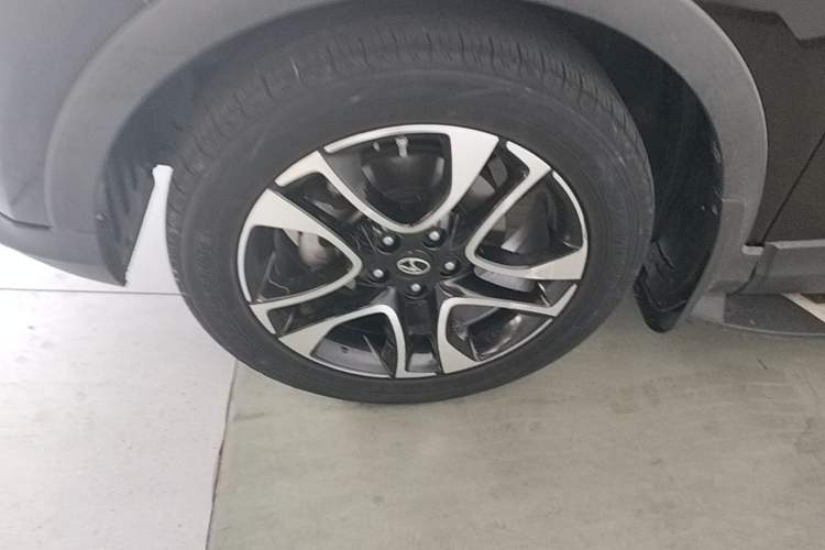 Used Soueast DX7 2017 1.5T Automatic Luxury Model Left Front Wheel Hub