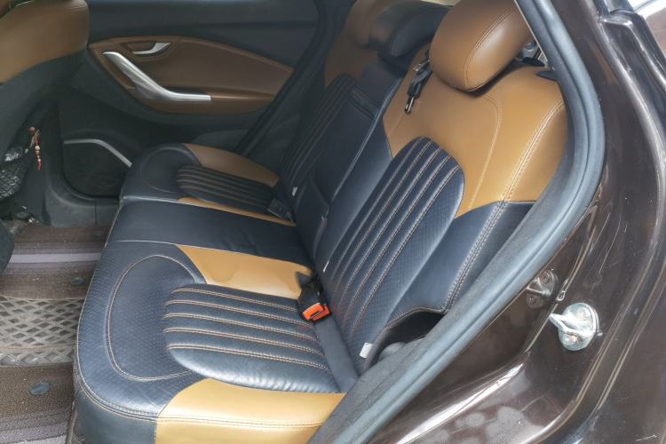Used Soueast DX7 2017 1.5T Automatic Luxury Model Left Rear Seat