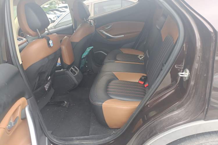 Used Soueast DX7 2017 1.5T Automatic Luxury Model Left Rear Seat