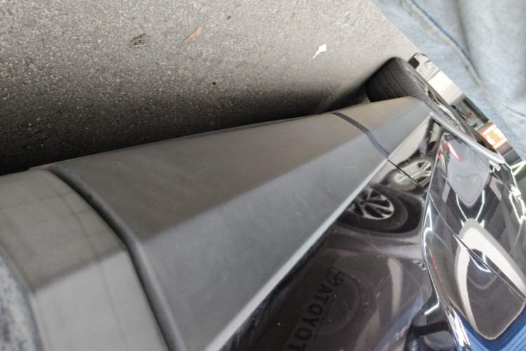Used Soueast DX7 2017 1.5T Manual Triumph Edition Left Side Sill