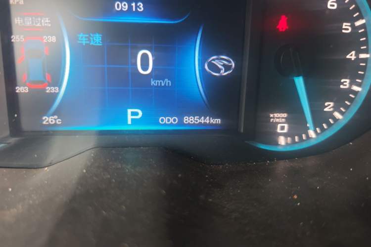 Used Soueast DX7 2017 1.5T Automatic Luxury Model Odometer Close Up