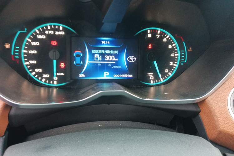 Used Soueast DX7 2017 1.5T Automatic Glory Edition Odometer Close Up