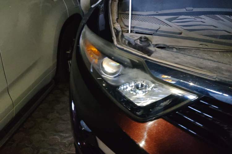 Used Soueast DX7 2017 1.5T Automatic Glory Edition Right Front Headlight