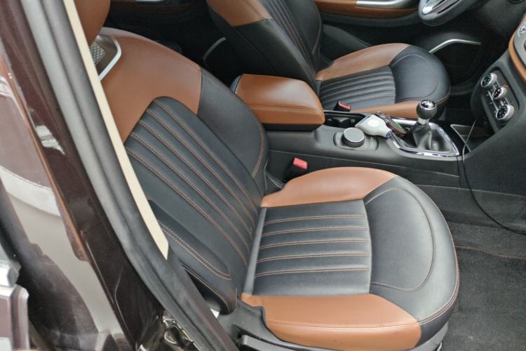 Used Soueast DX7 2017 1.5T Manual Triumph Edition Right Front Seat