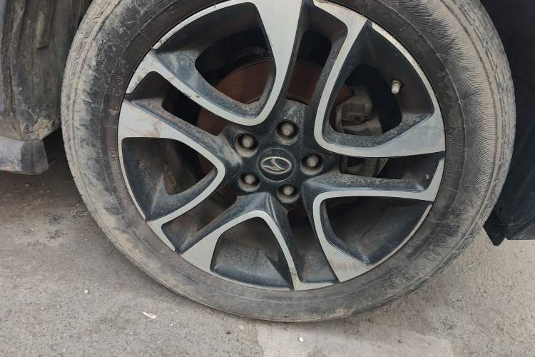 Used Soueast DX7 2017 1.5T Manual Luxury Model Right Front Wheel Hub