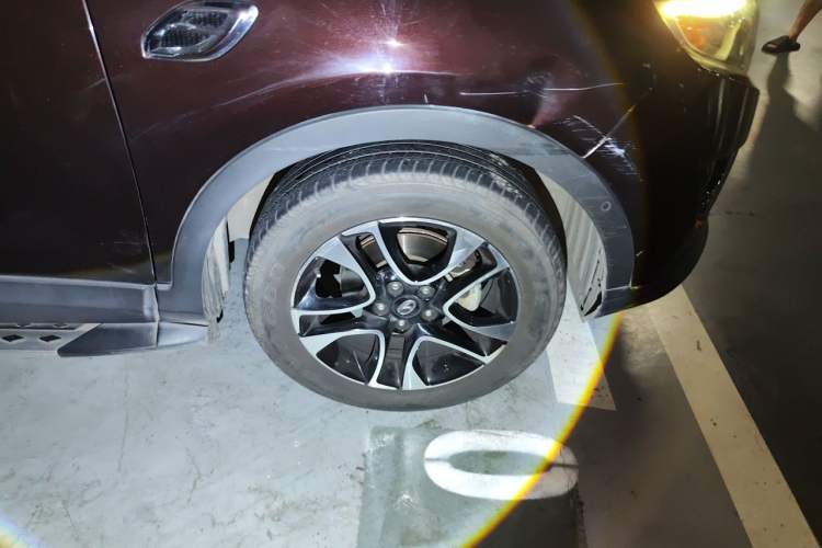 Used Soueast DX7 2017 1.5T Automatic Luxury Model Right Front Wheel Hub
