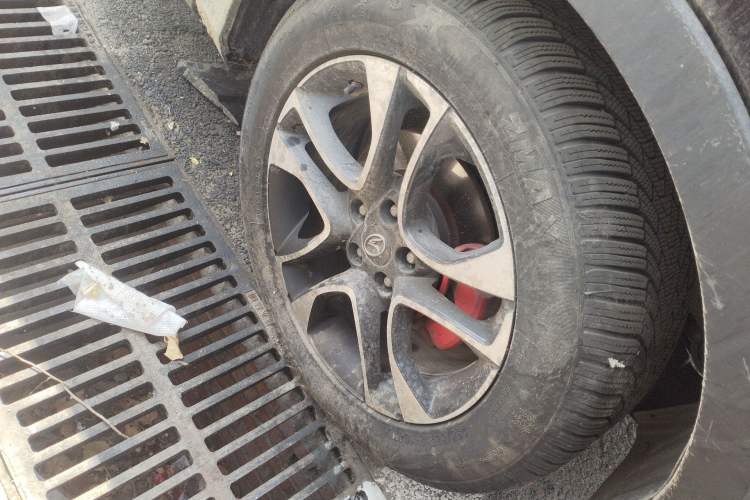 Used Soueast DX7 2017 1.5T Automatic Luxury Model Right Front Wheel Hub
